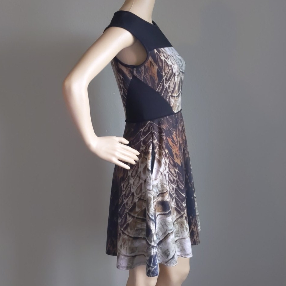 VINCE CAMUTO MULTICOLOR SLEEVELESS  DRESS SZ 2 - Picture 6 of 15